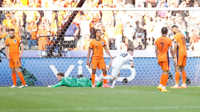 Oranje eindigt als derde na pijnlijke nederlaag tegen Oostenrijk