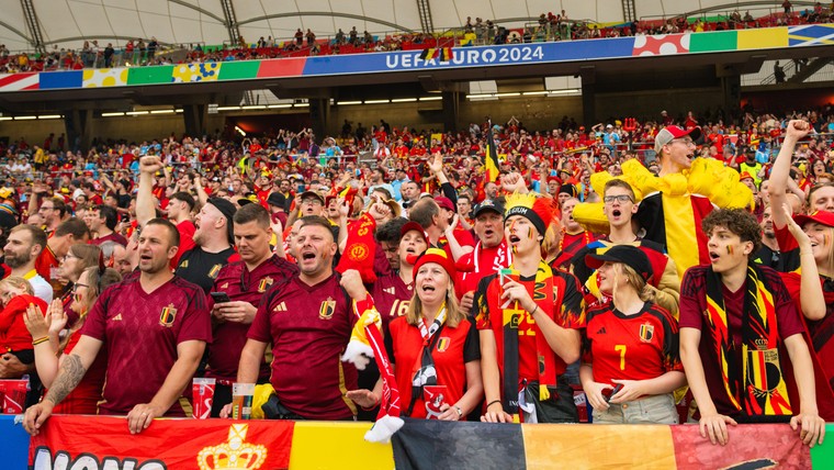 België in de ban van opmerkelijke actie van aanvoerder De Bruyne richting fans
