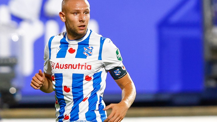 Heerenveen-duo Van Beek en Van Amersfoort op weg naar de uitgang 