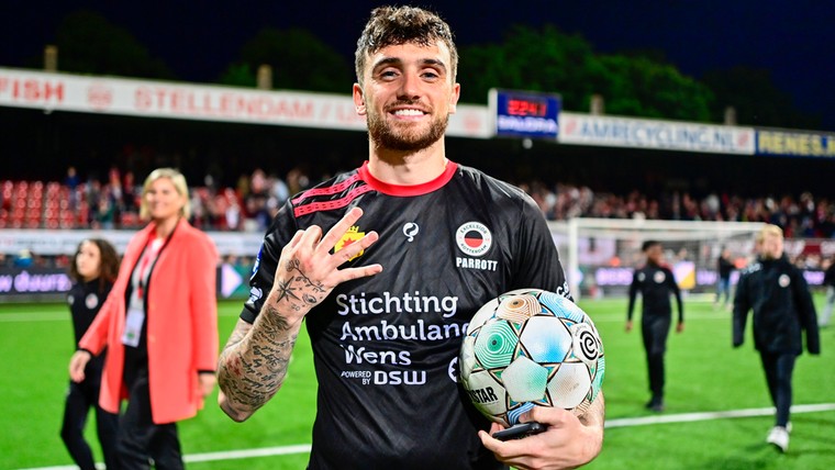 Definitief: AZ haalt Parrott binnen als opvolger Pavlidis