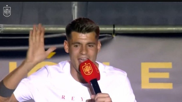 Morata vraagt Spaans publiek tijdens titelfeest: 'Waar is Musiala?'