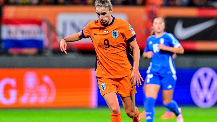 Opluchting bij Miedema, Spitse emotioneel: 'Dit gebeurt me altijd'