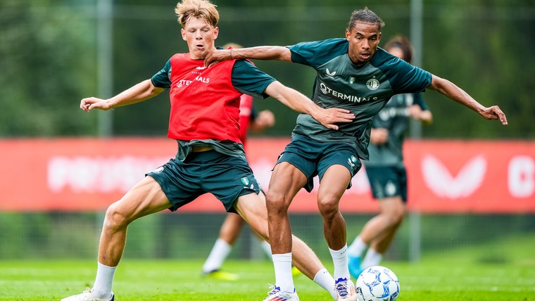Calvin Stengs koestert zijn voetbalgeluk bij Feyenoord