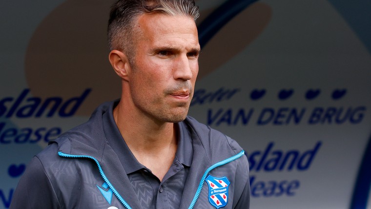 Heerenveen lijdt in blessuretijd eerste nederlaag onder Van Persie