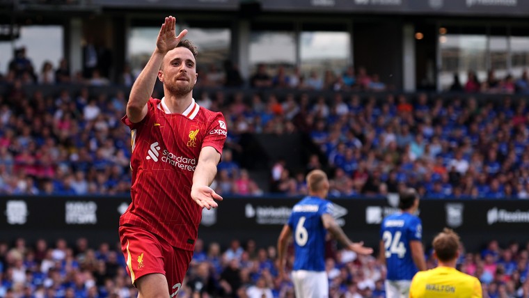 Liverpool wint na stroeve start overtuigend bij Premier League-debuut Slot