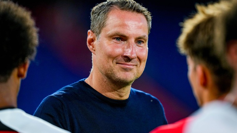 Priske wijzigt Feyenoord flink en voert systeemwissel door