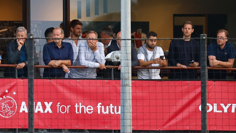 Farioli en Rugani aanwezig bij weinig verheffende wedstrijd op De Toekomst