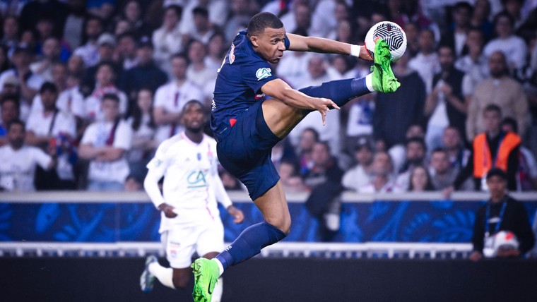 Mbappé wijst bemiddeling af en bindt strijd aan met PSG