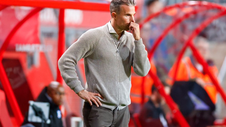 Van Persie kijkt uit naar derby: 'Deze moeilijke momenten moet je omarmen'