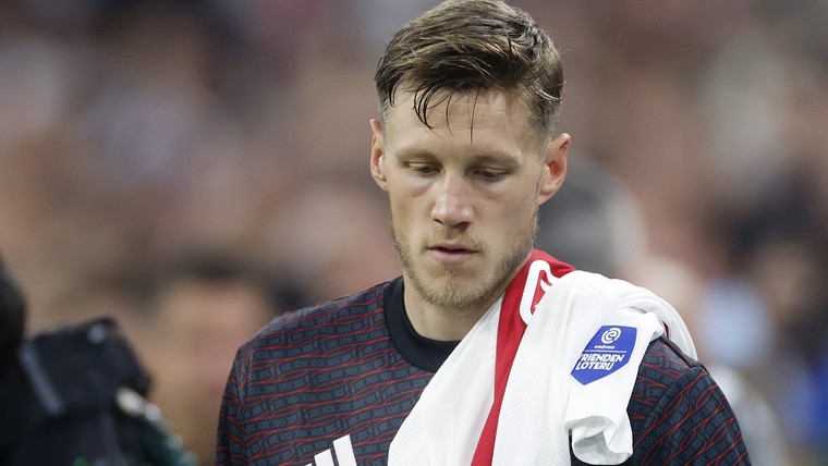 Ajax verkoopt meeste shirts met Weghorst achterop