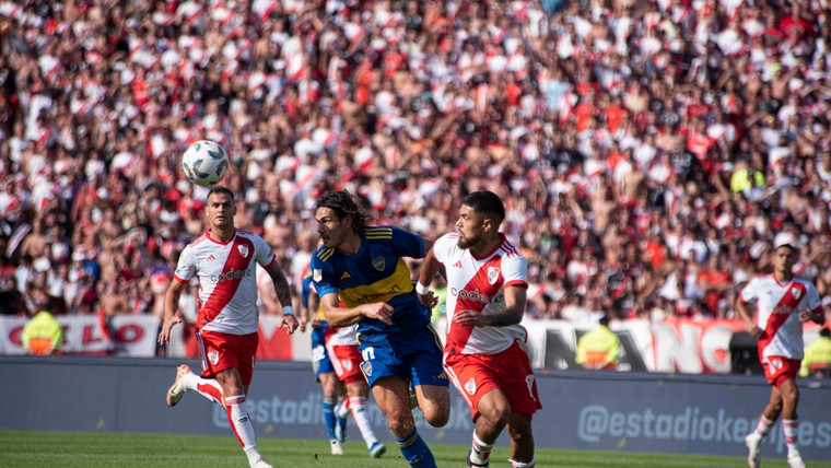 Boca - River Plate ontspoort (uiteraard): dappere arbiter keurt late goal af 