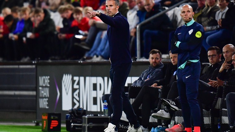 Op deze vraag heeft Robin van Persie geen antwoord bij SC Heerenveen