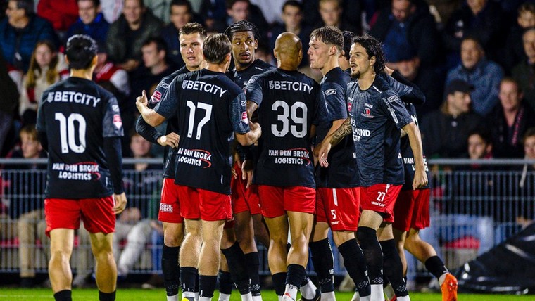 Helmond Sport weer aan kop, FC Dordrecht dankt flaterende Ajacied Dies Janse