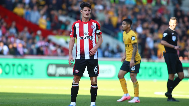 Brentford-manager geeft aanvoerder schuld van 'late' goal: 'Hele week op getraind'
