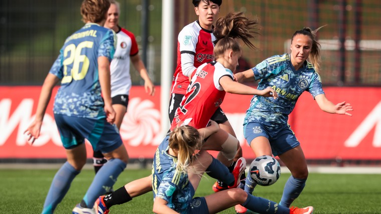 Ajax Vrouwen verspeelt koppositie in 'Klassieker' tegen Feyenoord
