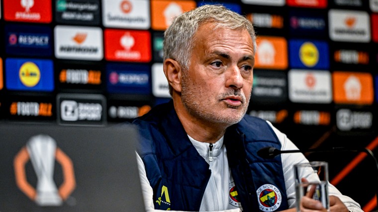 Mourinho steunt Ten Hag: 'Belangrijk dat ze vertrouwen in hem houden'