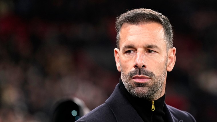 Van Nistelrooij blikt alvast terug op interim-periode en heeft positieve updates