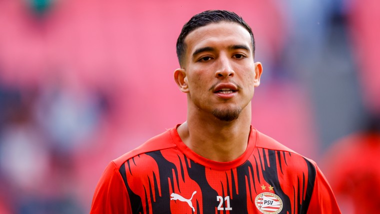 Reiziger 'baalt ontzettend' van opmerkelijke situatie Driouech bij Jong Oranje
