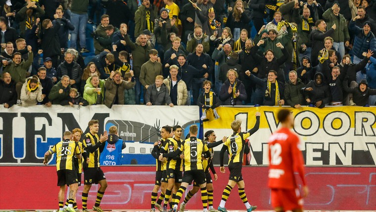 Euforie in Arnhem: Vitesse wint en klimt naar -12 punten