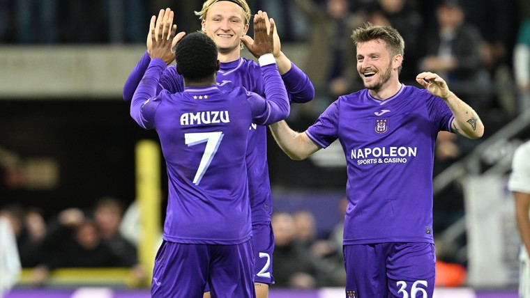 Dolberg met dubbelslag weer eens de grote man bij Anderlecht