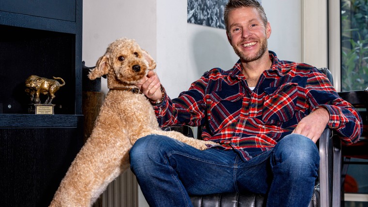 De man van de achtklapper zocht en vond zichzelf