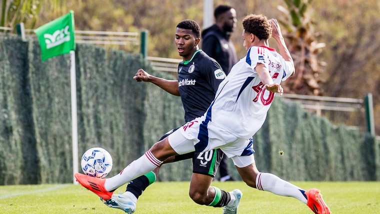 Lens meldt zich met scherper bod bij Feyenoord voor Mitchell