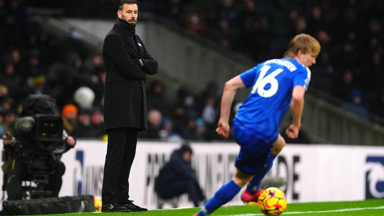 Van Nistelrooij boekt met Leicester bevrijdende zege bij dolend Spurs