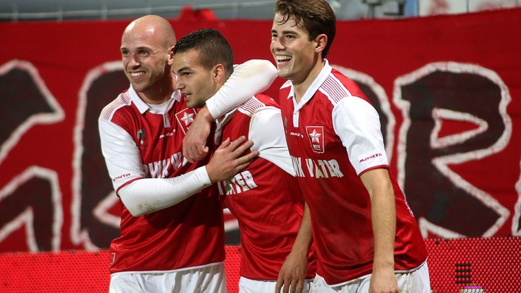 Feest bij MVV na derbyzege: 'Ik ga de stad in, misschien wel naakt'