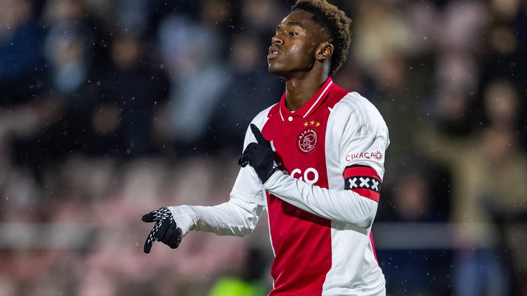 Ajax zwaait ook Banel uit in slotfase transferwindow