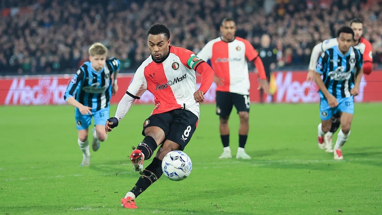 Ploeterend Feyenoord maakt gebruik van helpende hand Sparta