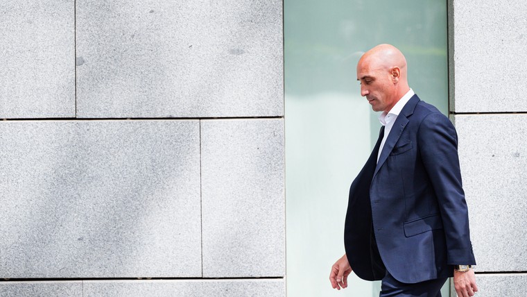 Rechtbank bevindt Rubiales schuldig, geen celstraf voor kussende voorzitter