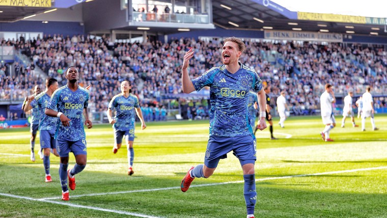 Ajax boekt opnieuw minimale zege en staat weer acht punten los van PSV