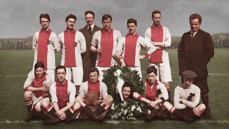 Ajax presenteert klassiek tenue ter ere van 125-jarig bestaan