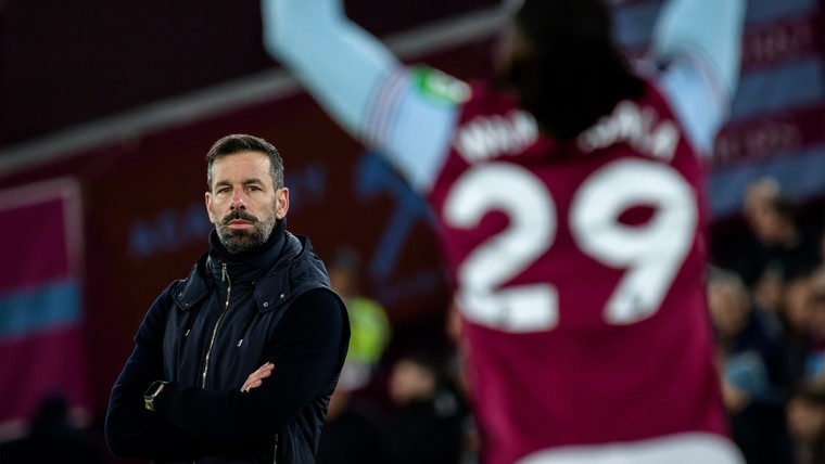 Leicester City en Van Nistelrooij gaan na degradatie uit elkaar