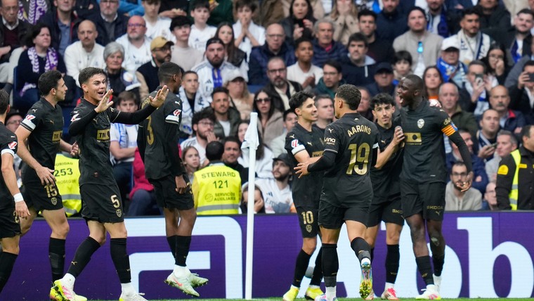 Real Madrid verslikt zich in Valencia en loopt enorme deuk op in Spaanse titelrace