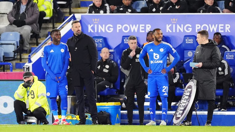 Waarom piepjonge Leicester-debutant (15) zonder shirtsponsor speelde