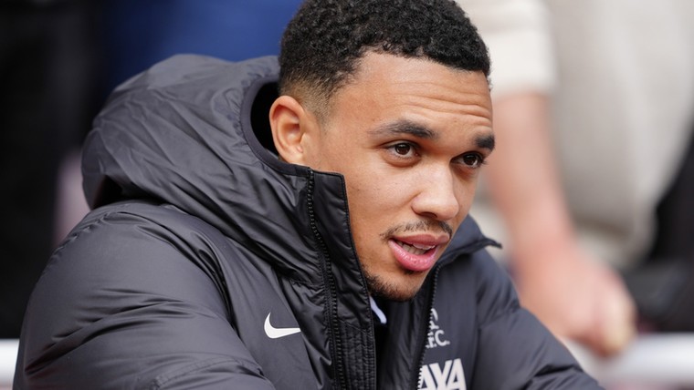 Slot hint voorzichtig op rentree Alexander-Arnold