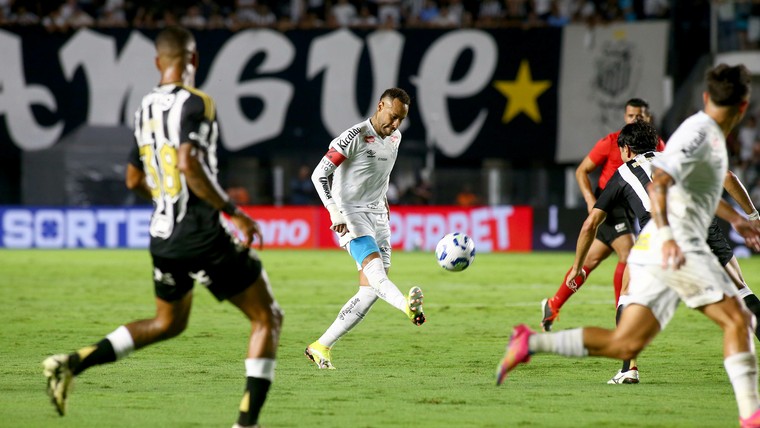 Santos komt met blessure-update Neymar: vrees voor maandenlange absentie