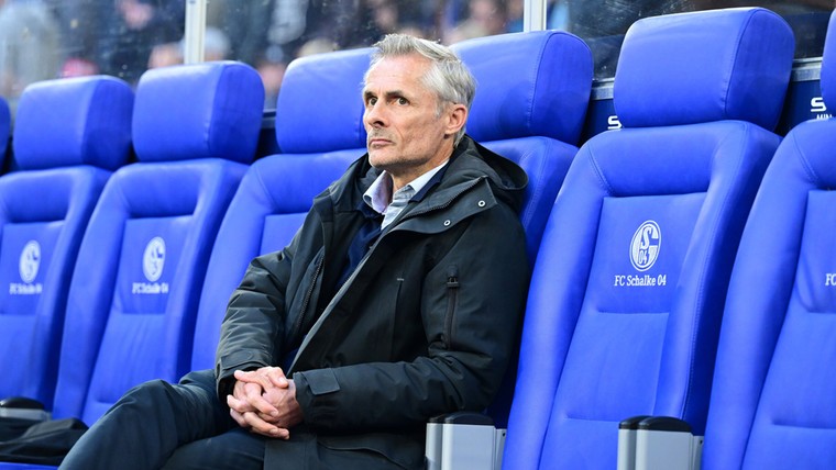 Comeback met tien man tegen koploper HSV verlicht druk op Van Wonderen