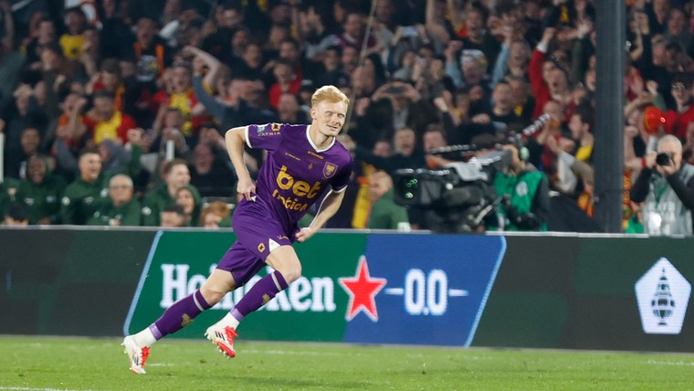 Beslissende Eagles-penaltynemer dolgelukkig: 'Mooiste bal uit mijn carrière'