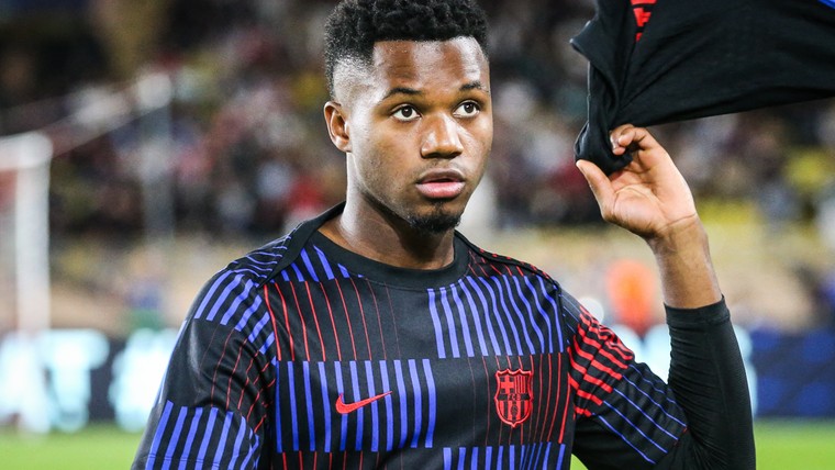 Boze Barça-spelers krijgen standje van Flick: 'Zo werkt het niet'
