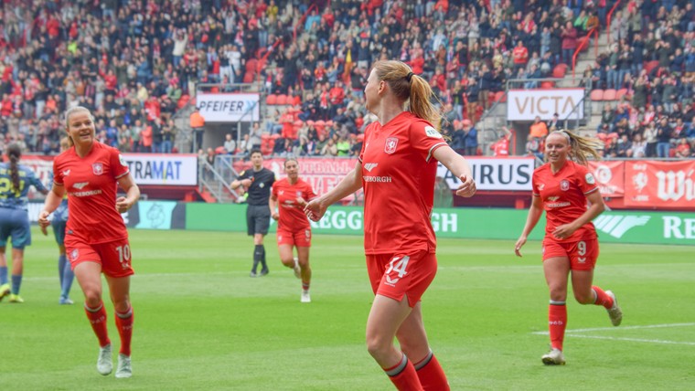 FC Twente schiet Amsterdamse titelhoop aan flarden en frustreert PSV