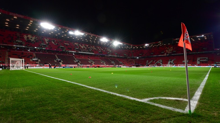 Maakt PSV de titelstrijd weer 'spannend' door te winnen bij FC Twente?