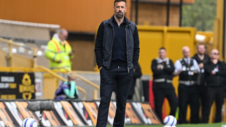Leicester laat Van Nistelrooij wachten: 'Ik neem al maandenlang initiatief'