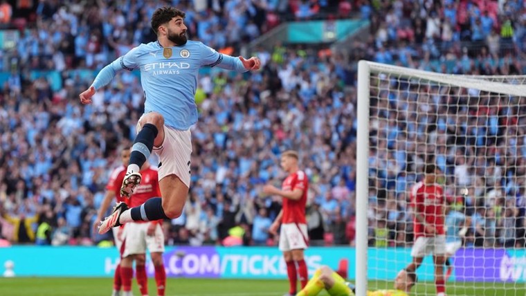 Guardiola op voor derde FA Cup-winst met City na zege op Forest