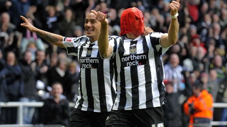 Newcastle-cultheld van Premier League-ster naar straatmuzikant