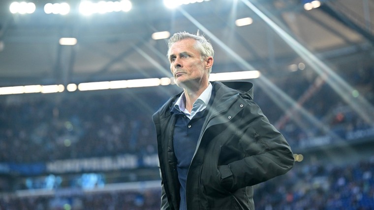 Van Wonderen stevent met Schalke 04 na verlies af op slechtste klassering ooit