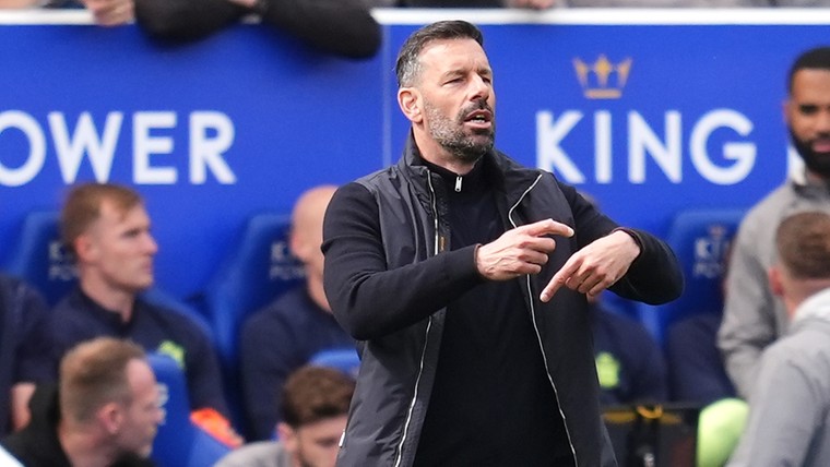 Van Nistelrooij: 'Moest manieren vinden om het team te motiveren'
