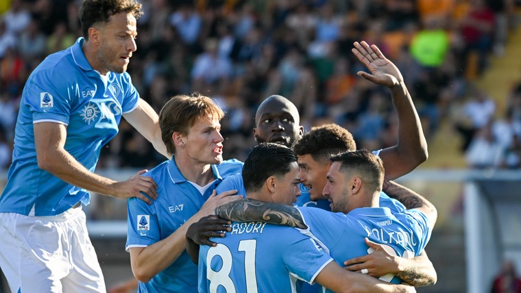Napoli blijft op titelkoers dankzij fraaie vrije trap