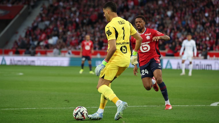 Kritiek op ex-Ajacied Rulli na blunder: 'Dit is gewoon dom'